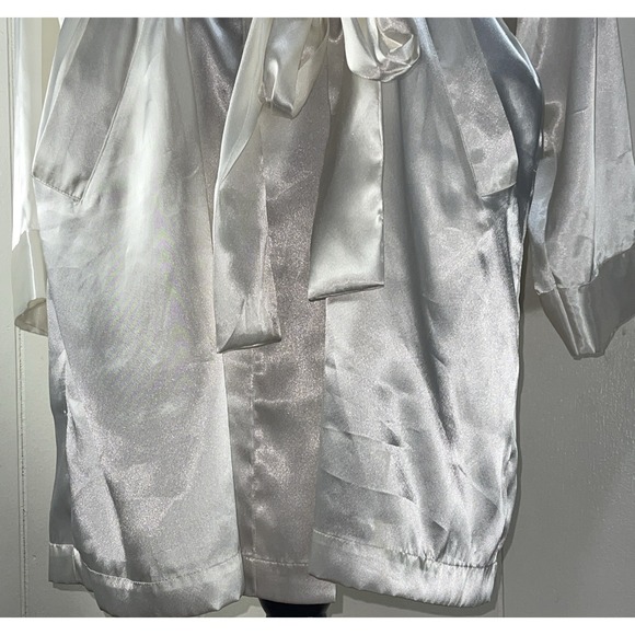 Victoria's Secret White Satin Robe - Picture 4 of 14